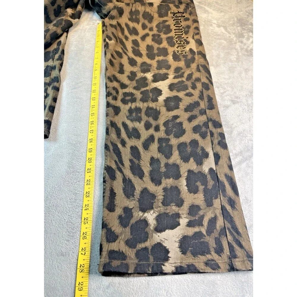 Broken Promises mens jeans NEW! wide leg leopard embroidered snake size 28
